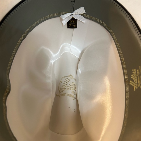 7 1/8th White 3X Cowboy Hat. - Picture 5 of 6